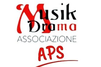 Logo Musikdrama con APS